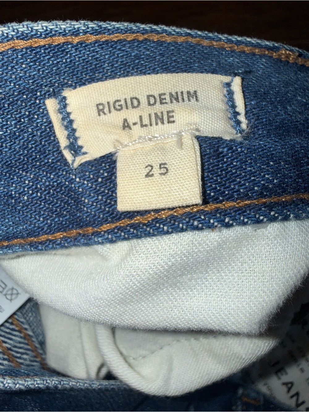 Madewell denim mini skirt with a raw hem and A-line silhouette Size 25 - Picture 4 of 7